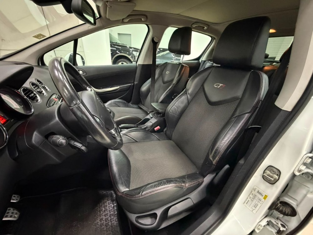 Peugeot 308 5P 1,6 Gti — foto 9